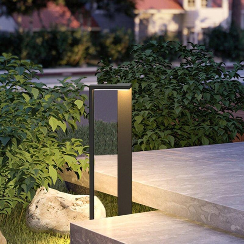 Mi Casa Aluminum LED Bollard Pathway Light