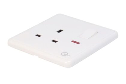 Arc White Single Socket Switch - British Plug